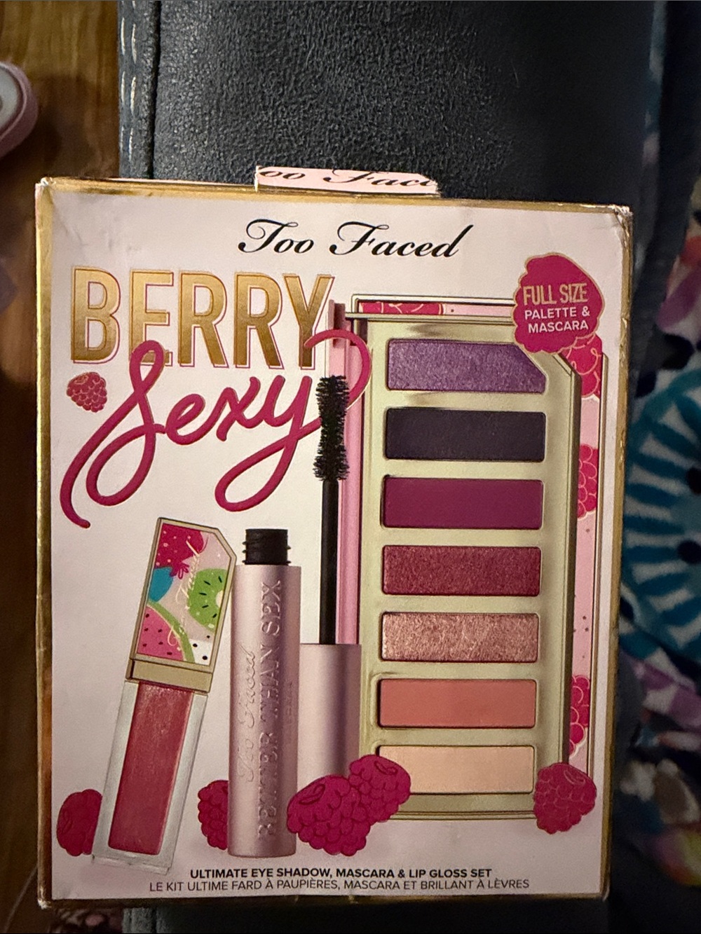 Too faced makeup set